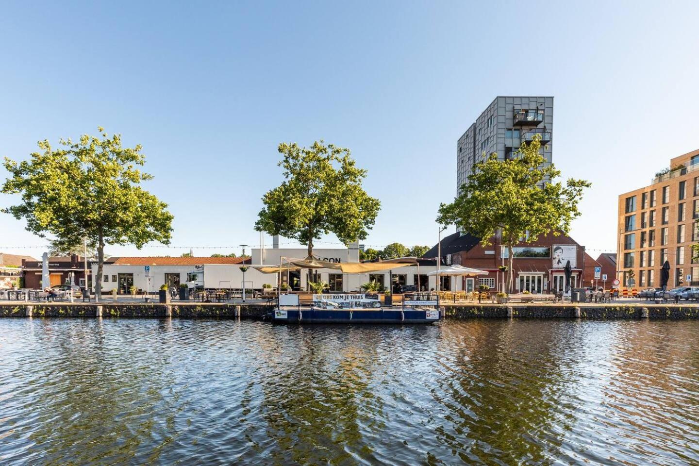 Xxl Loft With Bath Located Stadsvilla Tilburg Ngoại thất bức ảnh