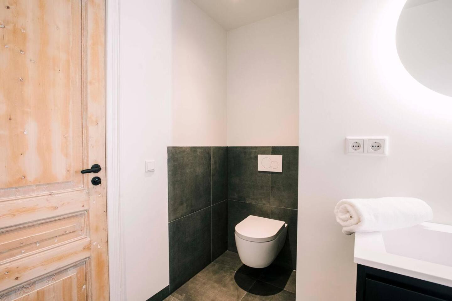 Xxl Loft With Bath Located Stadsvilla Tilburg Ngoại thất bức ảnh