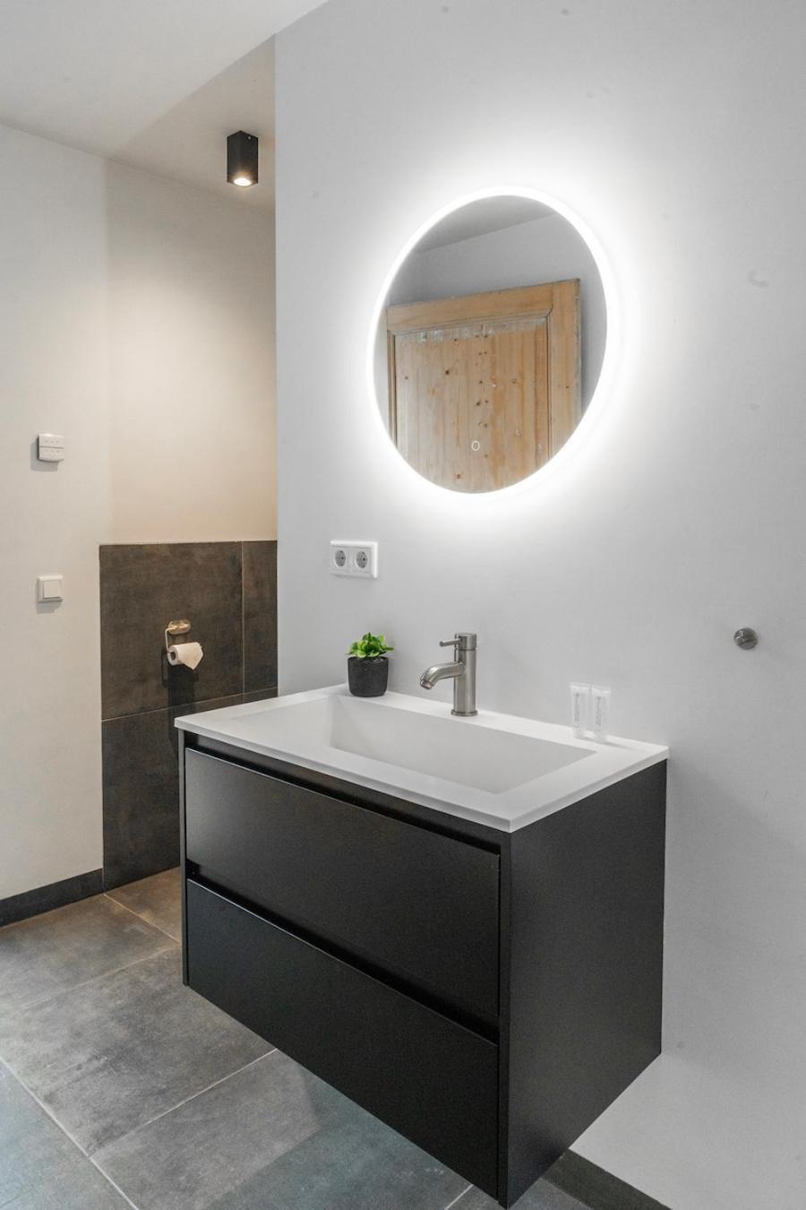 Xxl Loft With Bath Located Stadsvilla Tilburg Ngoại thất bức ảnh